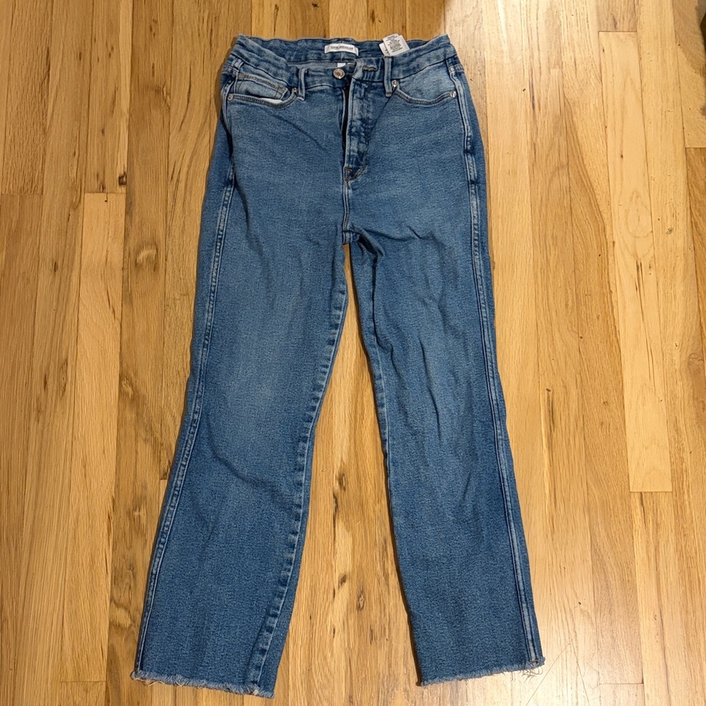 Good American Straight Leg Jeans in Medium Blue Wash
